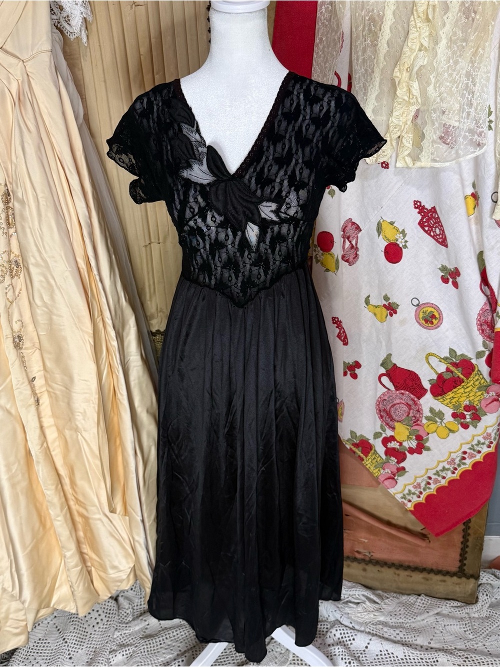 Vintage 90’s Women's Black Lace Dress with Floral Bodice